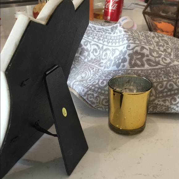 Ceramic Ivory Vintage style 5x7 photo frame NWT - Picture 4 of 4